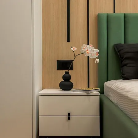 Modern In Center I Steps From By Flat Mаnаger *