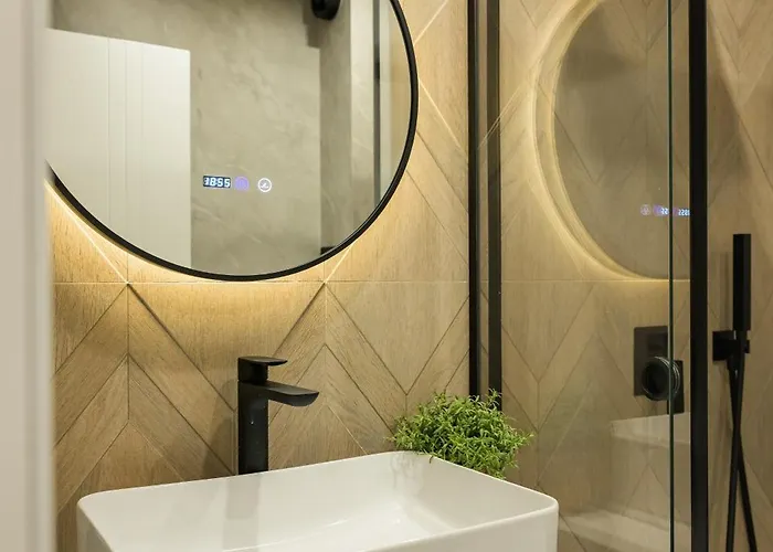 Modern In Center I Steps From By Flat Mаnаger * Warna