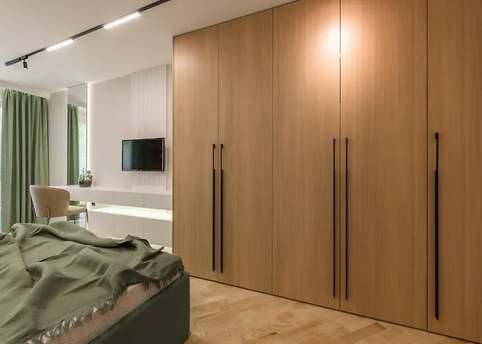 Modern In Center I Steps From By Flat Mаnаger Appartamento