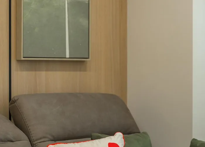 Modern In Center I Steps From By Flat Mаnаger Warna