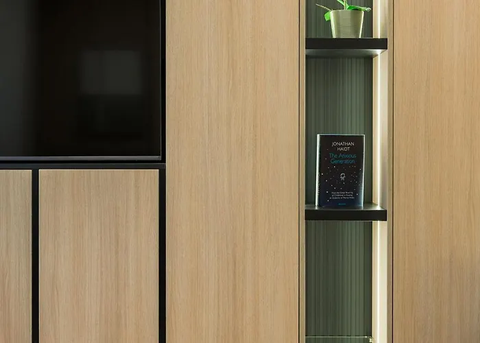 Modern In Center I Steps From By Flat Mаnаger *